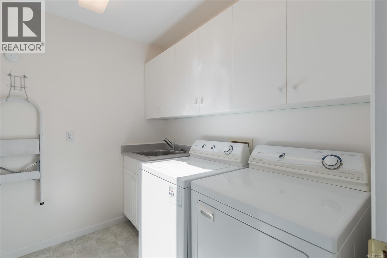3535 Huff Dr, Port Alberni