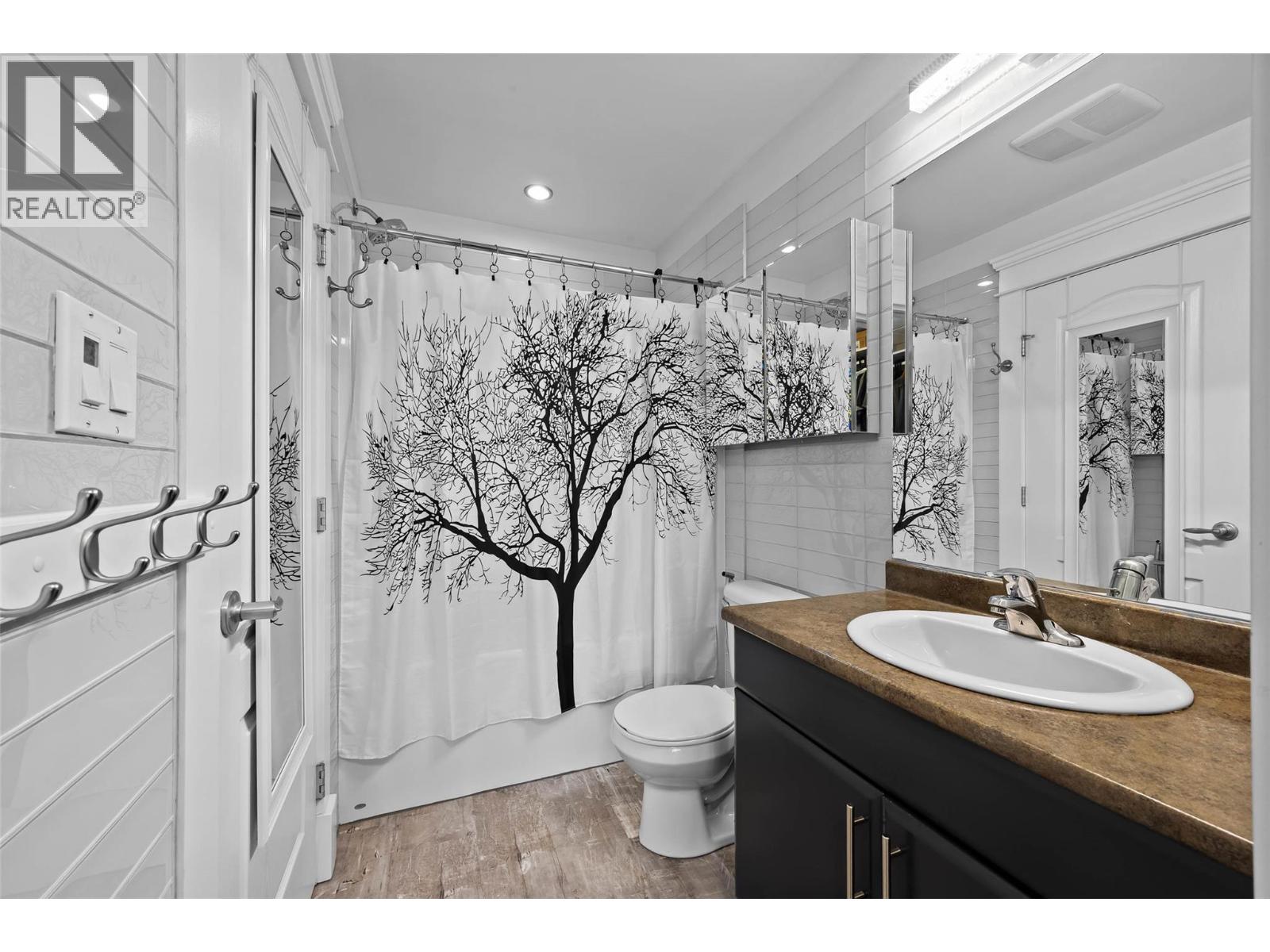 Photo 11 of 975 Victoria W Street Unit 208, Kamloops BC