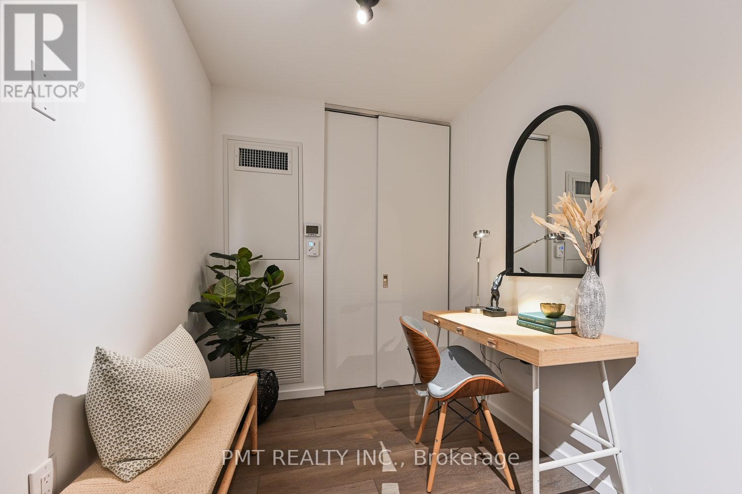 Photo 6 of 610 21 Lawren Harris Square, Toronto ON