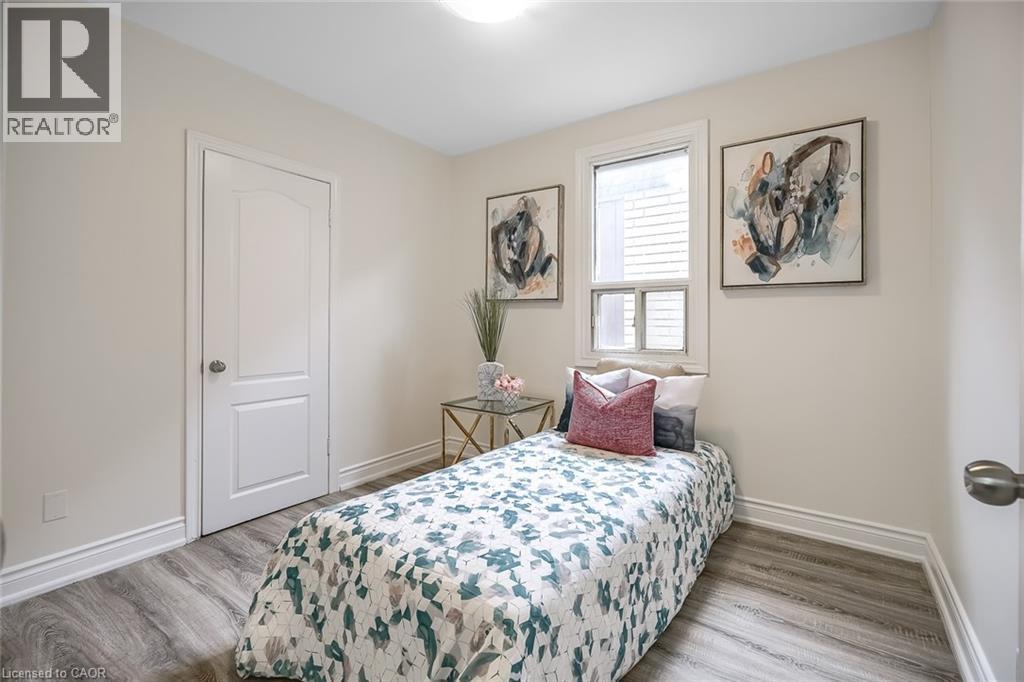 Photo 26 of 230 Mcanulty Boulevard, Hamilton ON