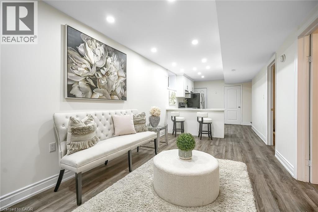 Photo 10 of 230 Mcanulty Boulevard, Hamilton ON