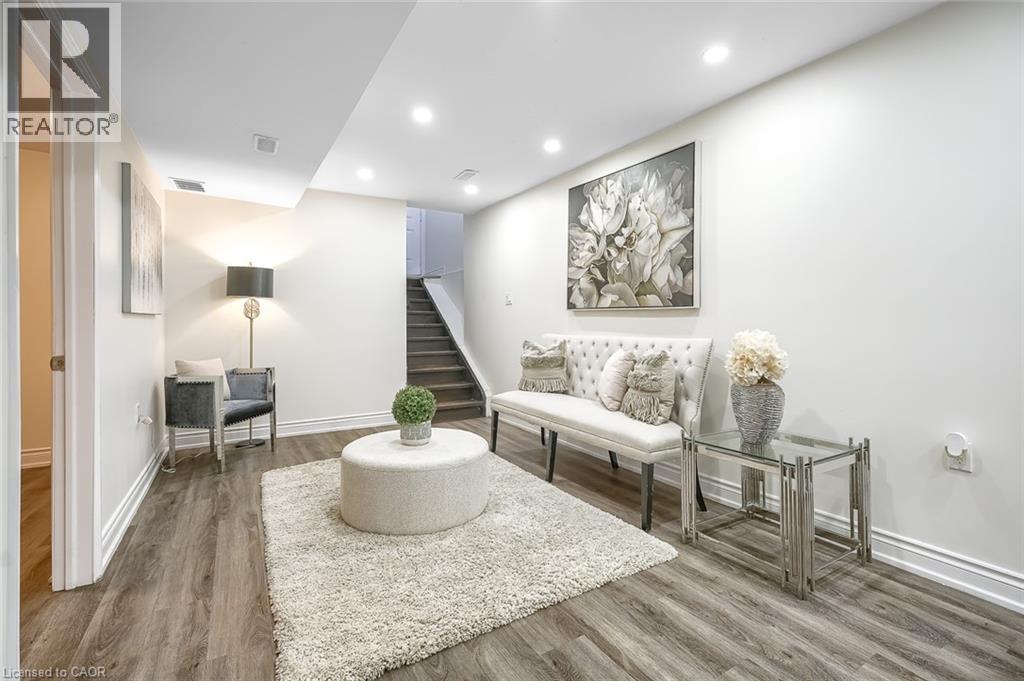 Photo 31 of 230 Mcanulty Boulevard, Hamilton ON