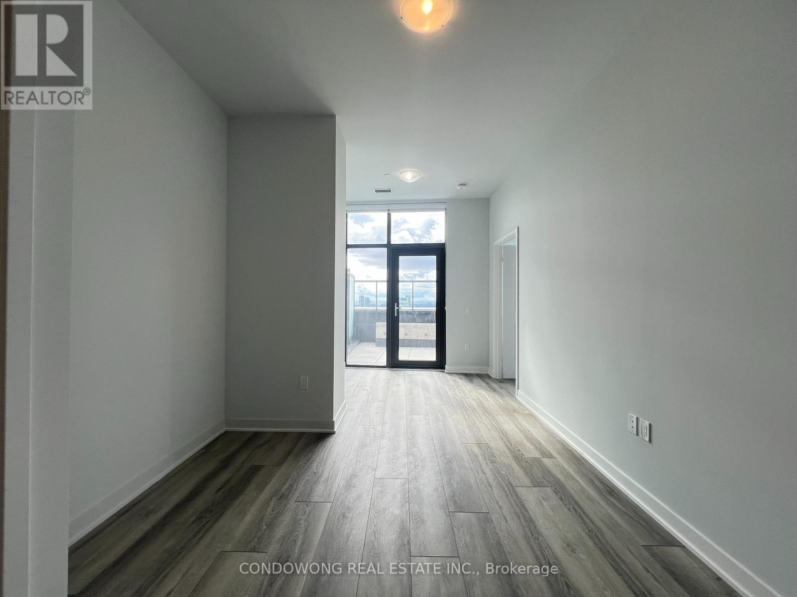 Photo 11 of 2001 2920 Highway 7 Road, Vaughan ON