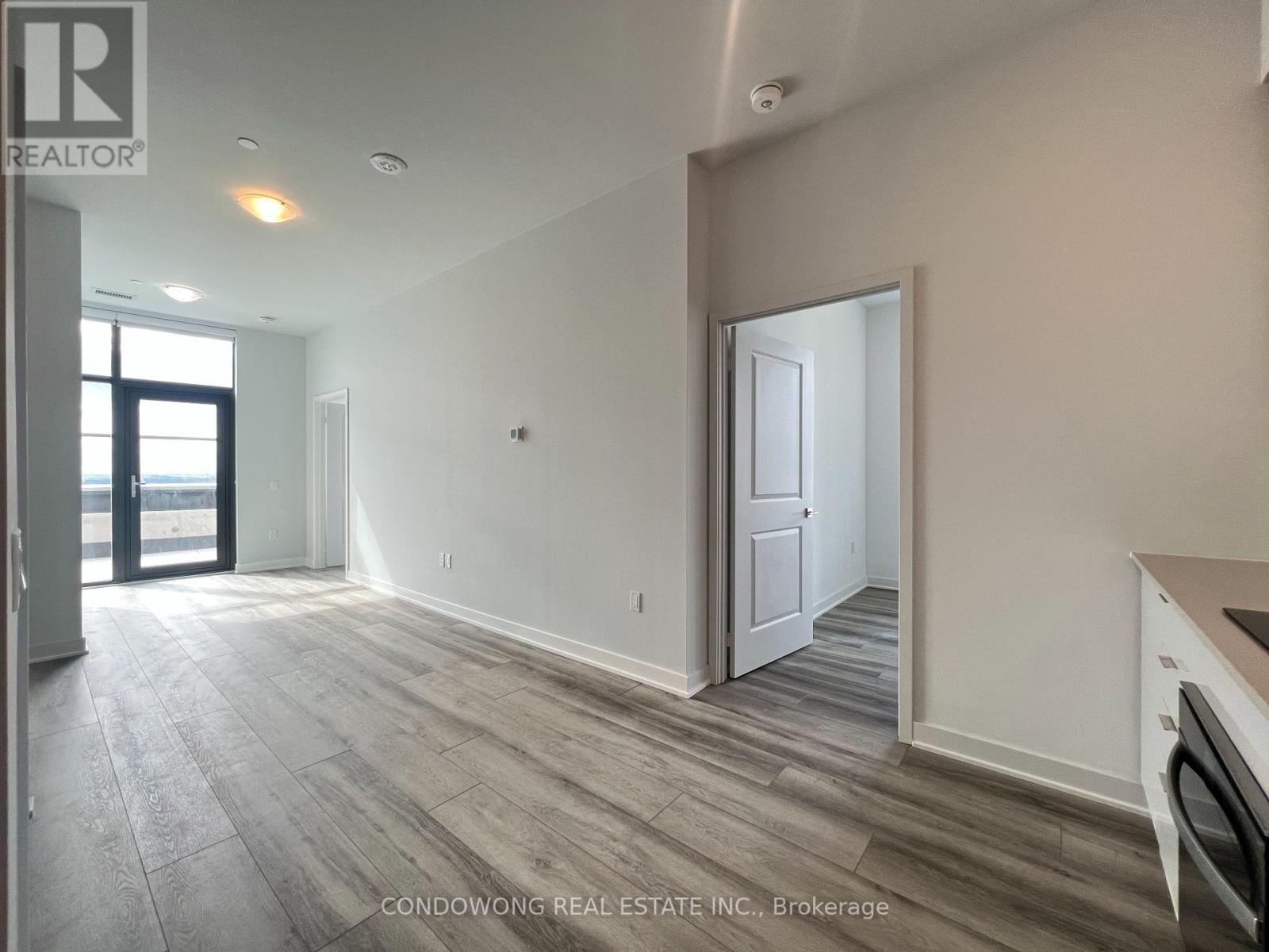 Photo 9 of 2001 2920 Highway 7 Road, Vaughan ON