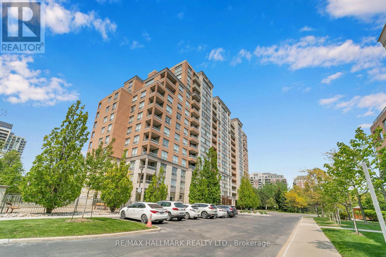 Photo 26 of 615 29 Northern Hts Drive N, Richmond Hill ON