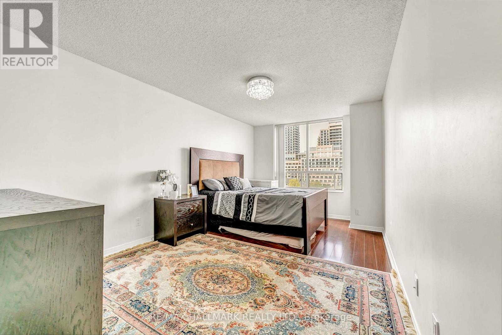 Photo 6 of 615 29 Northern Hts Drive N, Richmond Hill ON