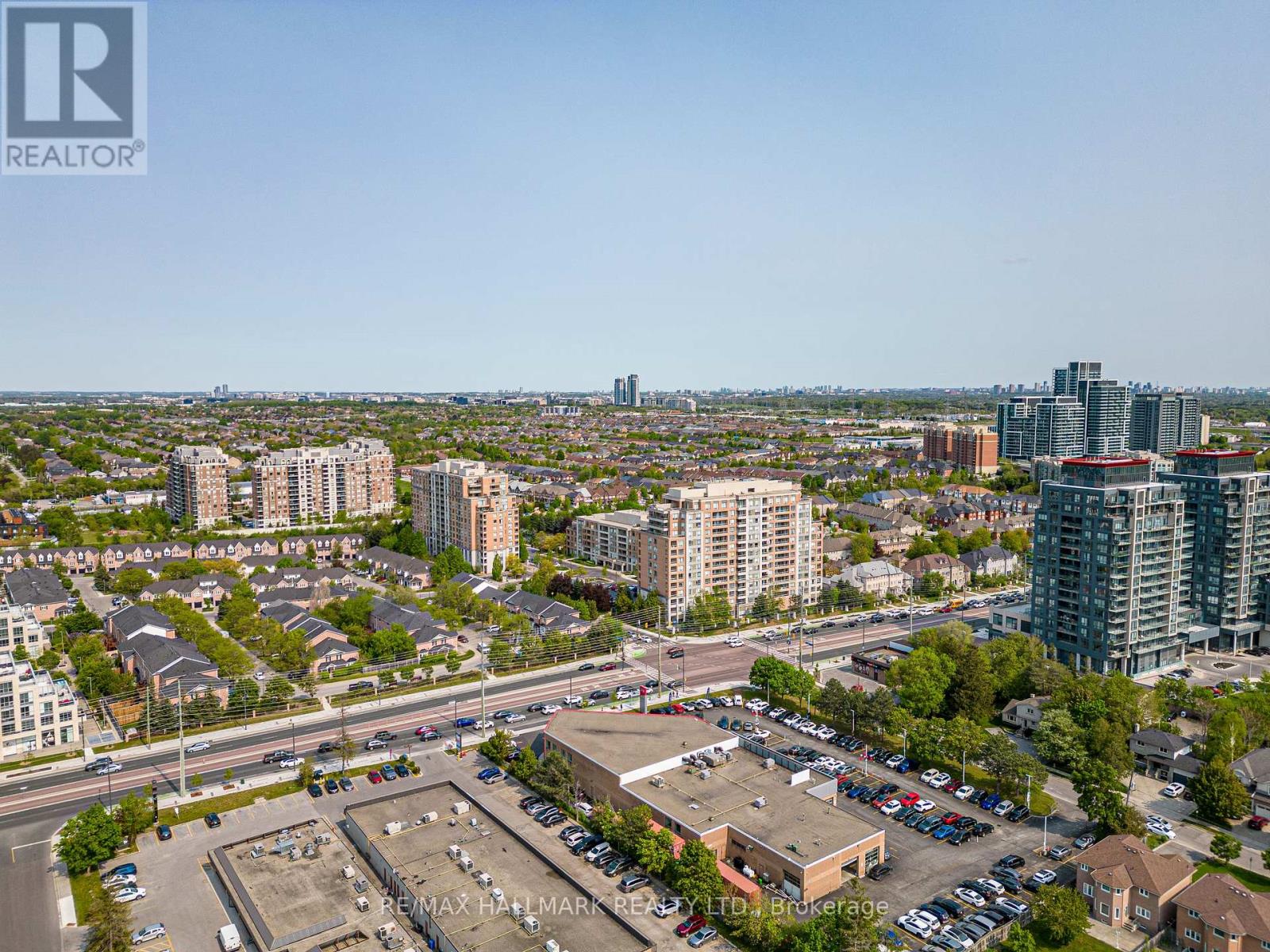 Photo 29 of 615 29 Northern Hts Drive N, Richmond Hill ON