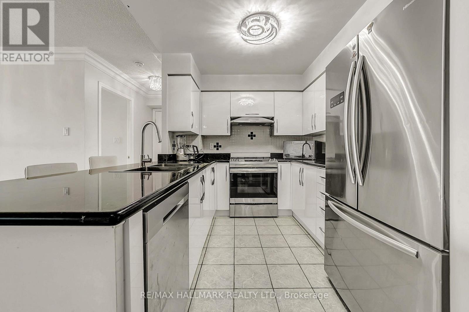 Photo 37 of 615 29 Northern Hts Drive N, Richmond Hill ON