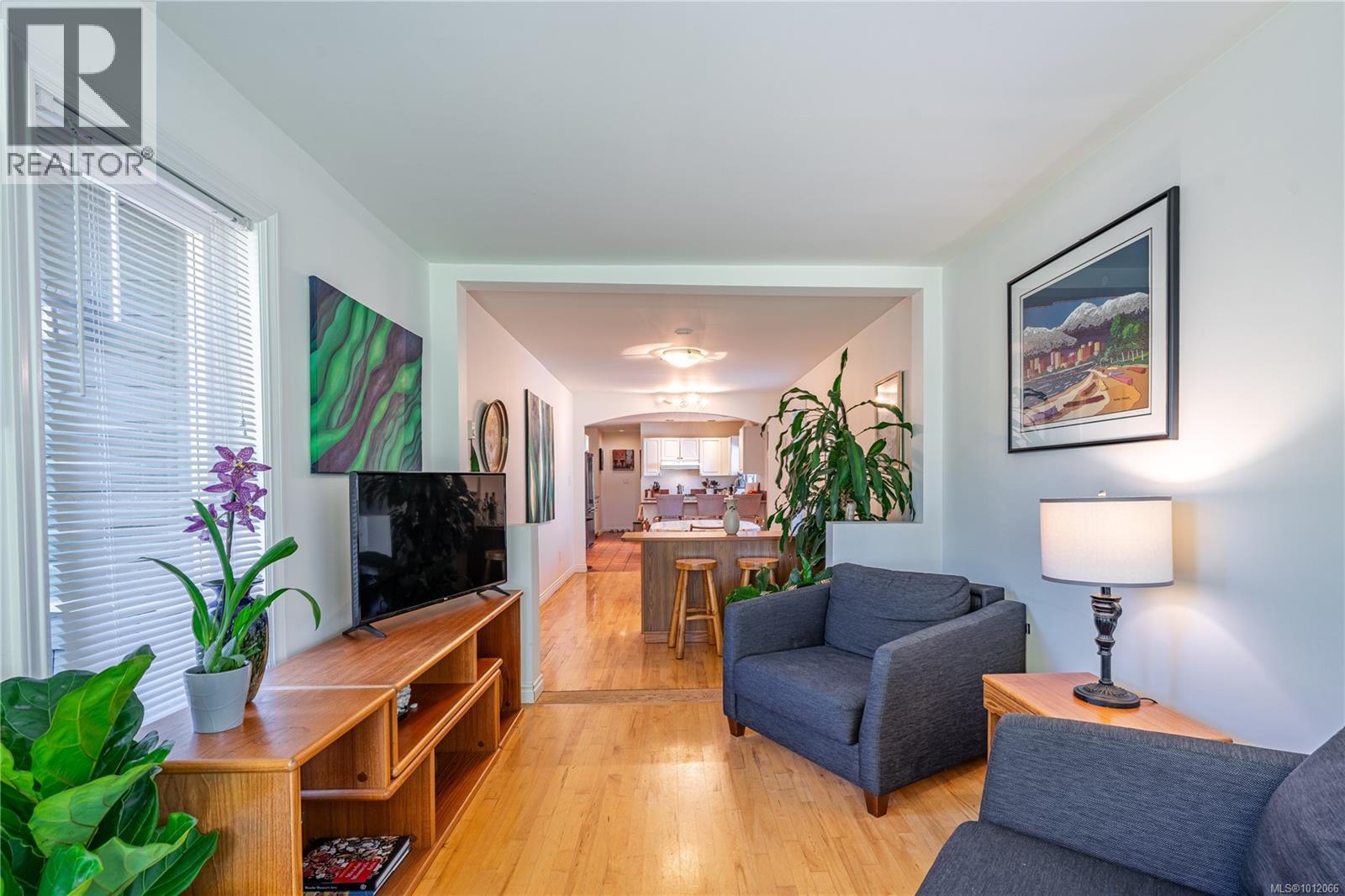 Photo 82 of 485 Head St, Esquimalt BC