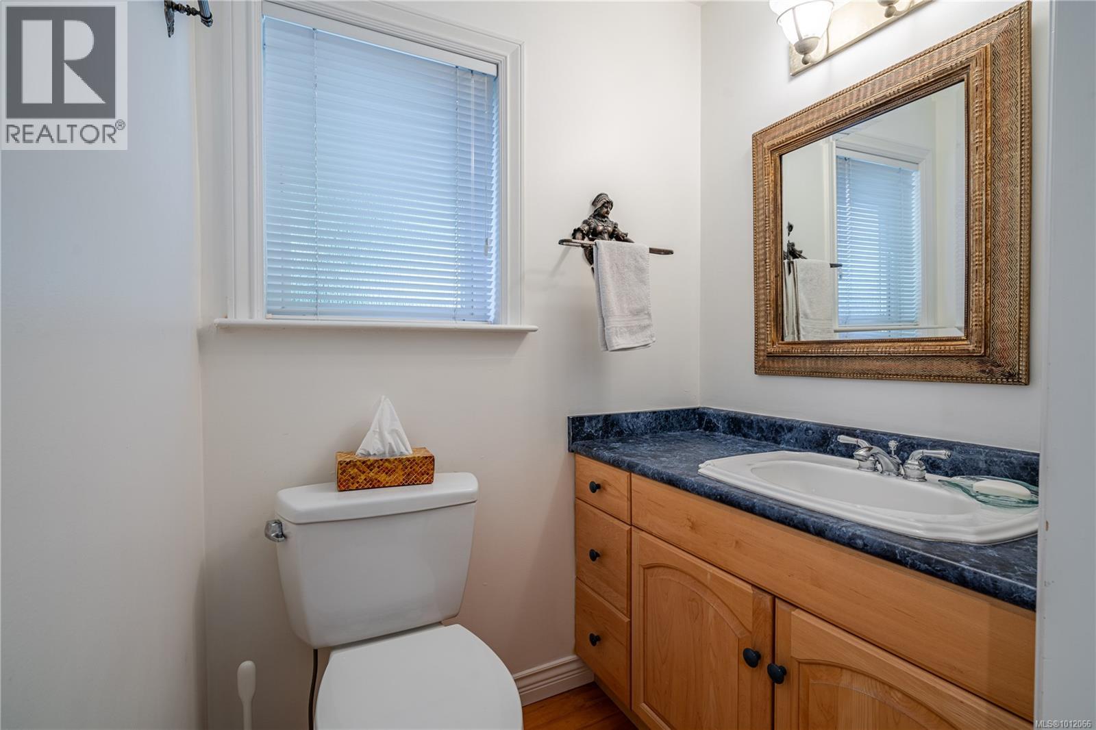 Photo 80 of 485 Head St, Esquimalt BC