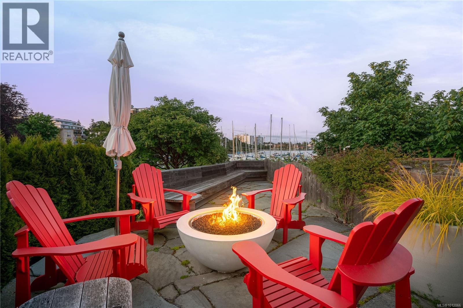 Photo 52 of 485 Head St, Esquimalt BC