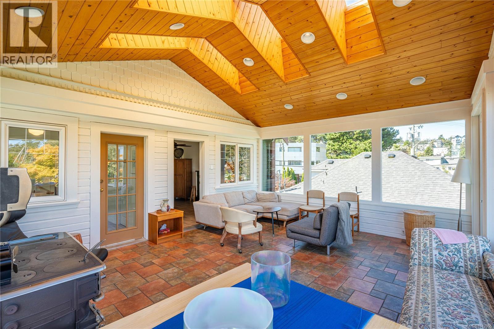 Photo 50 of 485 Head St, Esquimalt BC