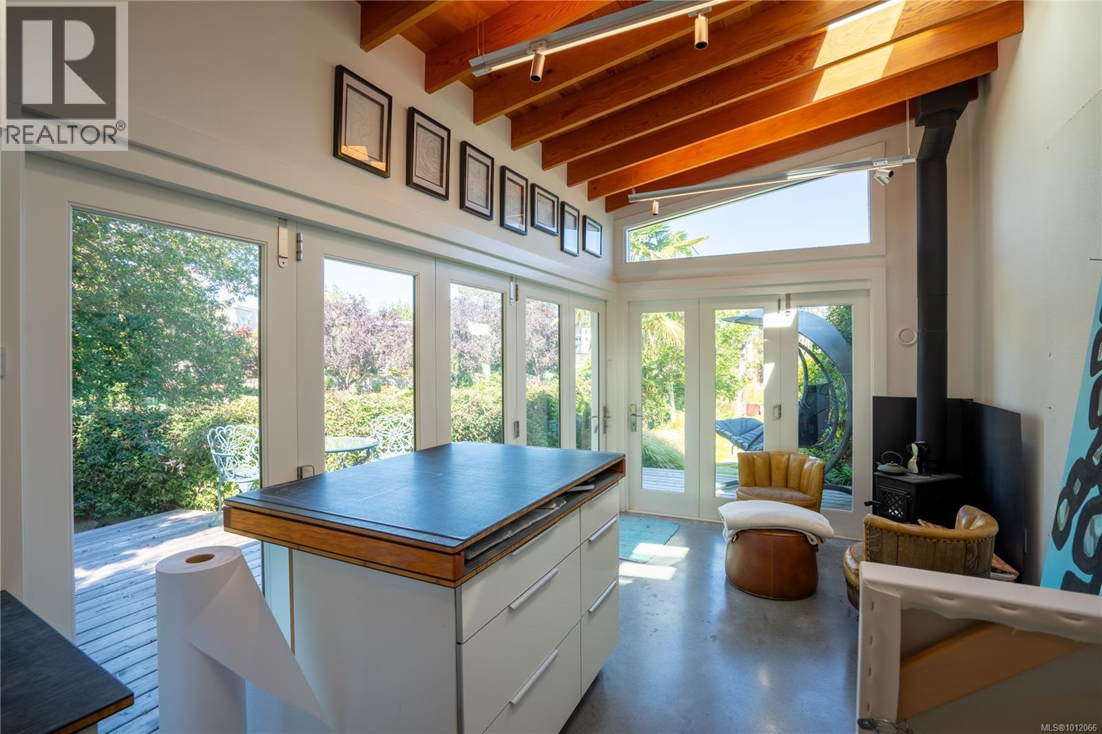 Photo 32 of 485 Head St, Esquimalt BC