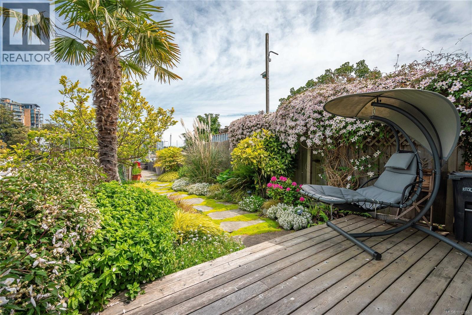 Photo 4 of 485 Head St, Esquimalt BC