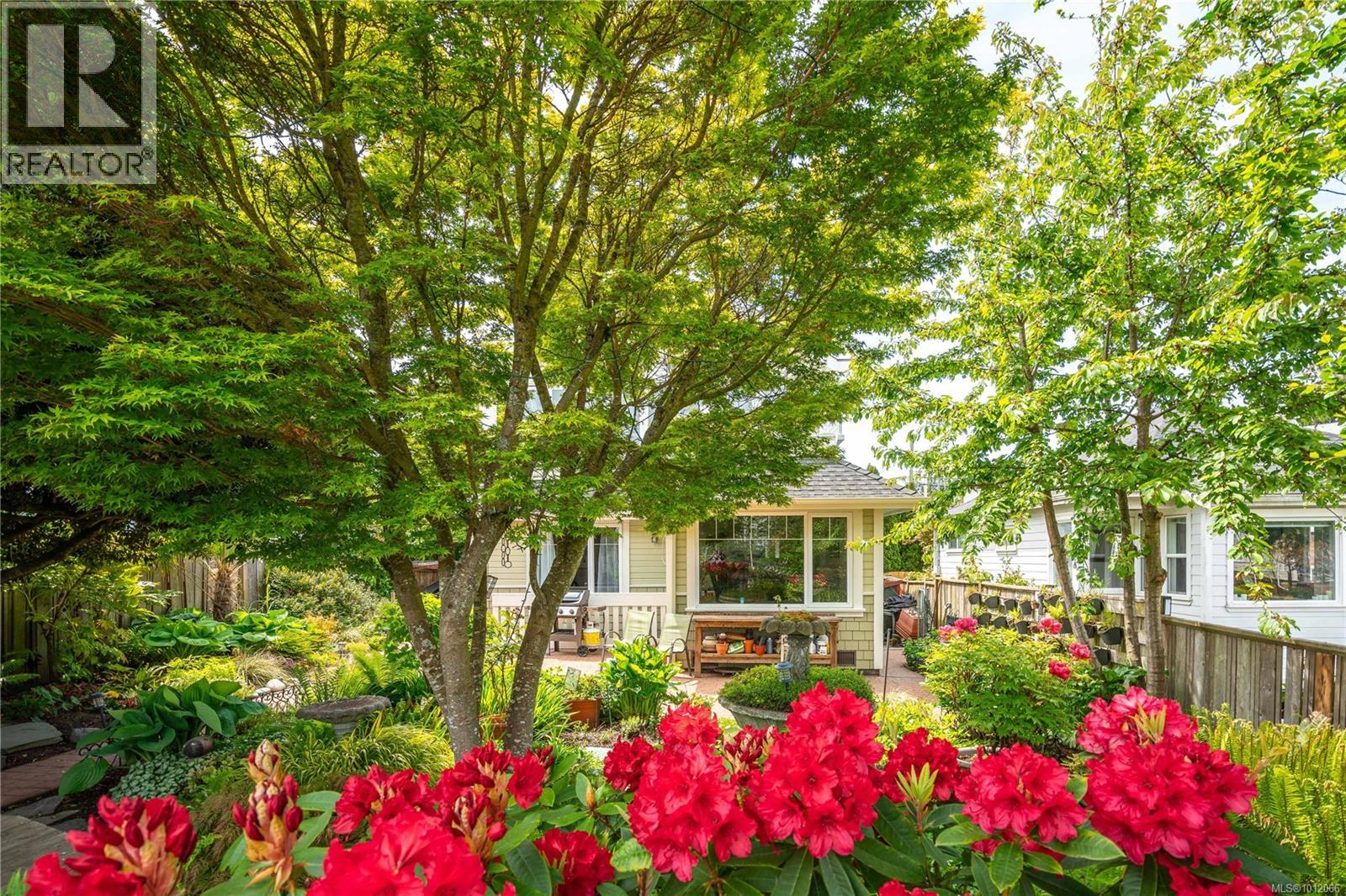 Photo 64 of 485 Head St, Esquimalt BC