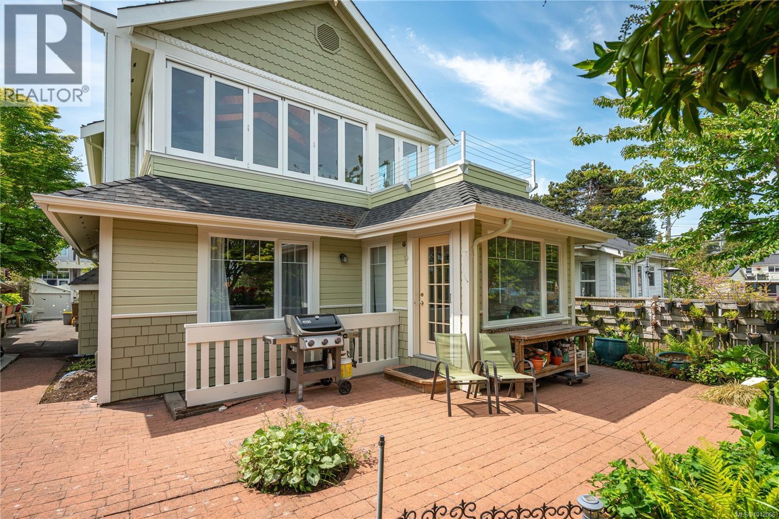 Photo 47 of 485 Head St, Esquimalt BC