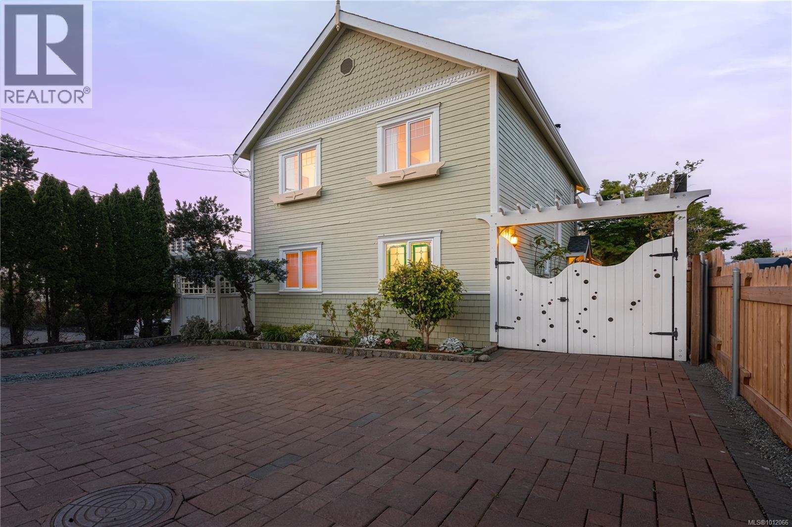 Photo 22 of 485 Head St, Esquimalt BC