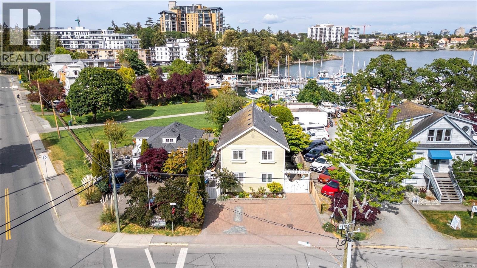 Photo 48 of 485 Head St, Esquimalt BC