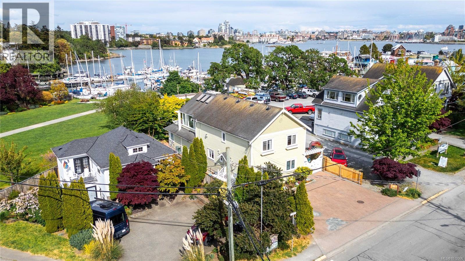 Photo 87 of 485 Head St, Esquimalt BC