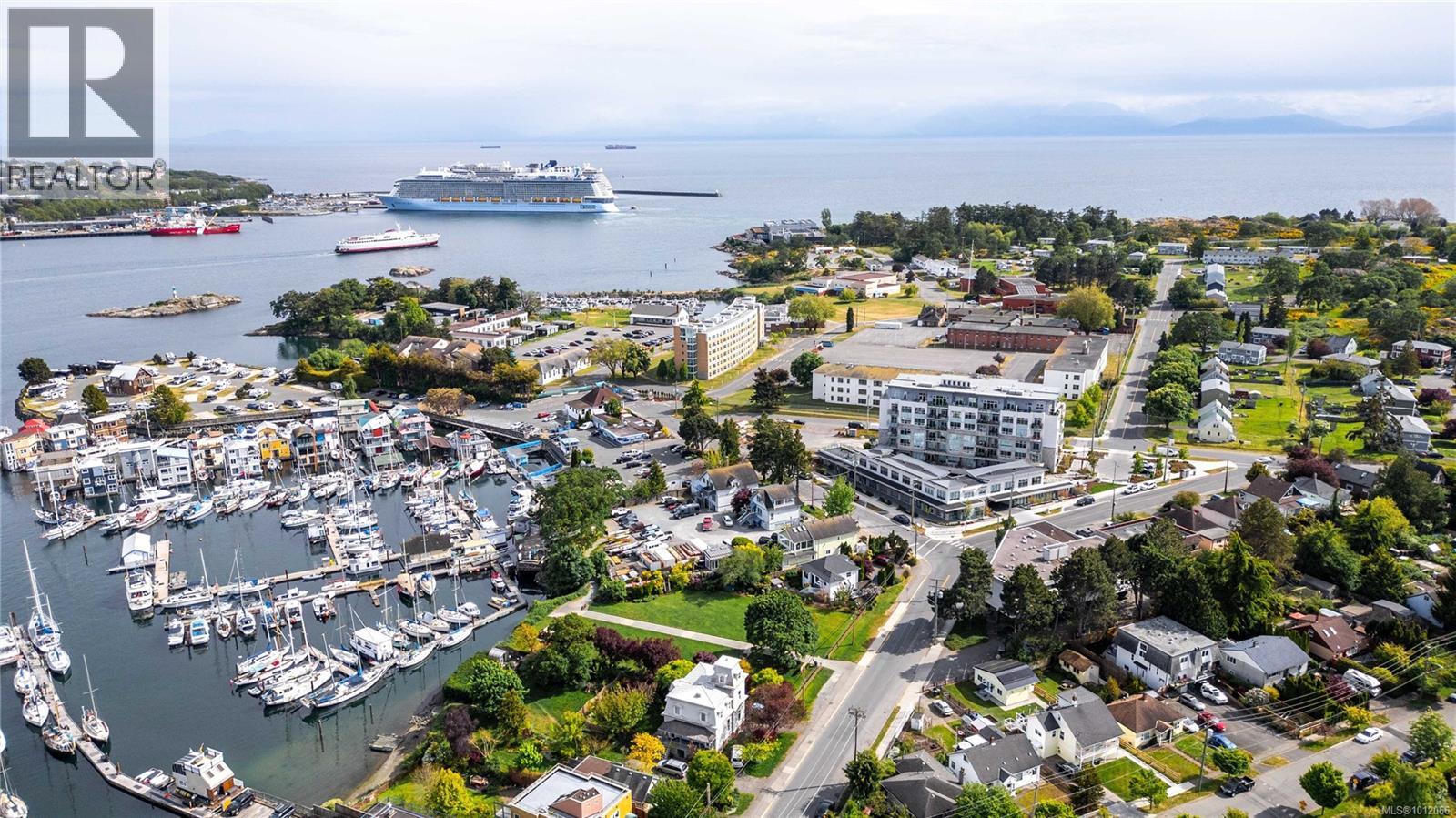Photo 23 of 485 Head St, Esquimalt BC