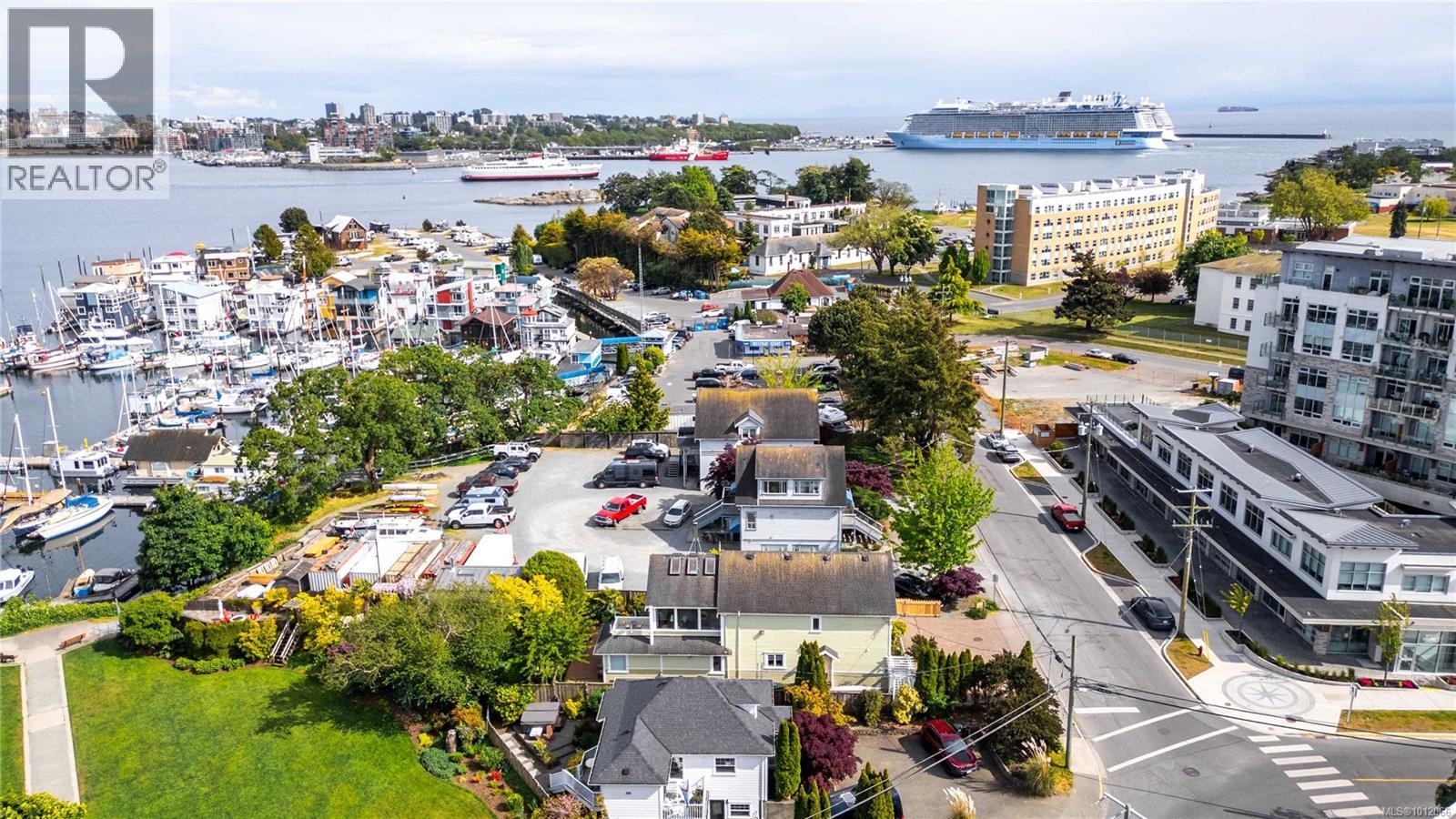 Photo 24 of 485 Head St, Esquimalt BC