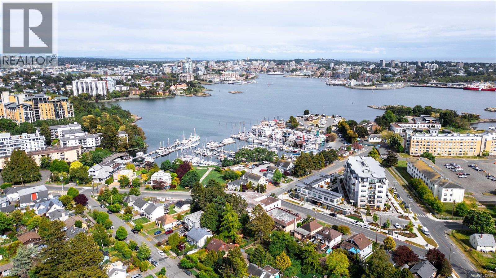 Photo 33 of 485 Head St, Esquimalt BC