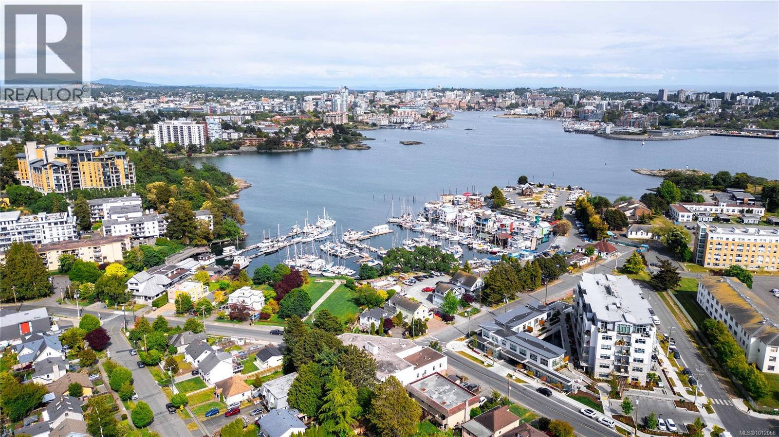 Photo 3 of 485 Head St, Esquimalt BC