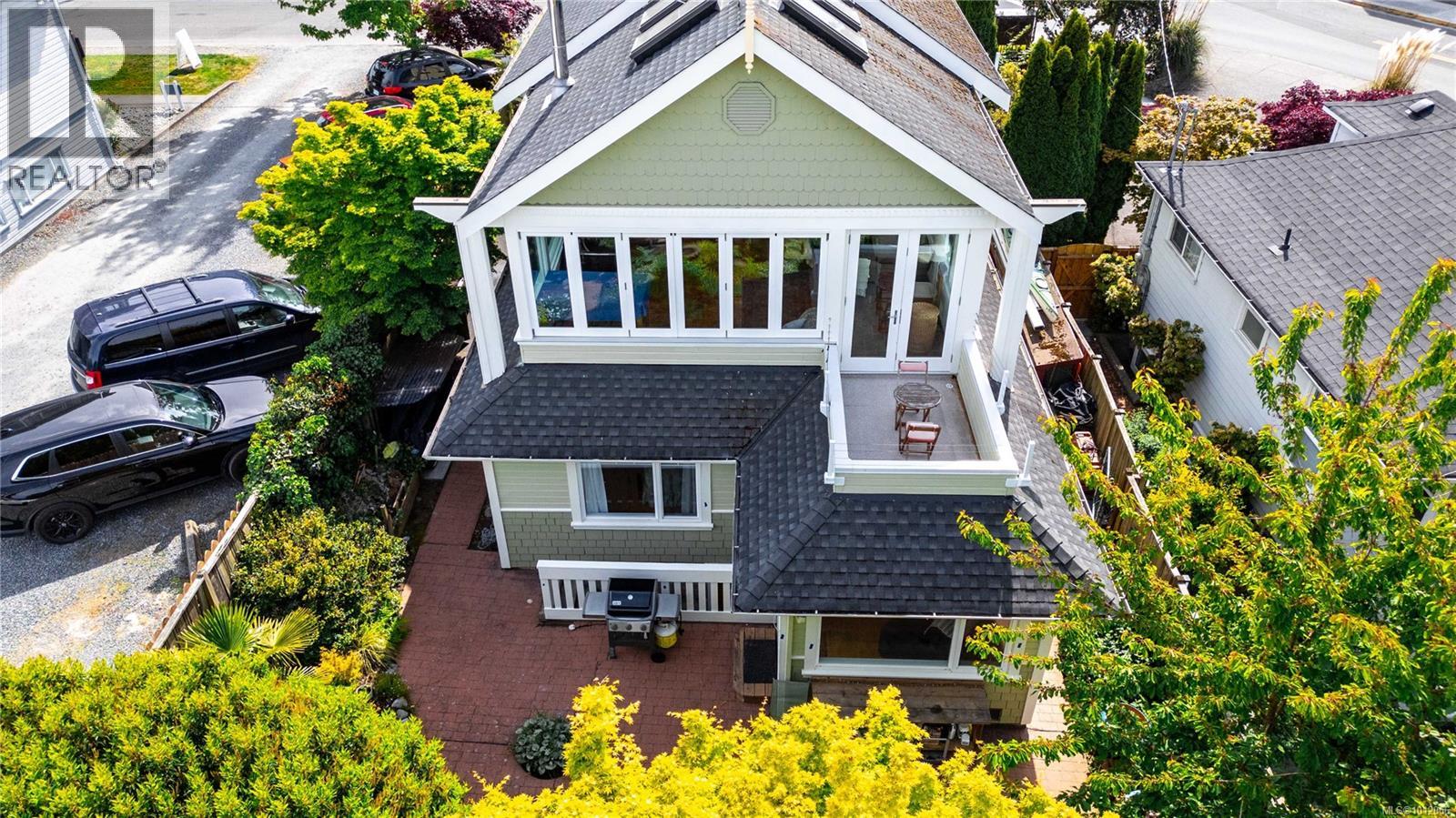 Photo 30 of 485 Head St, Esquimalt BC