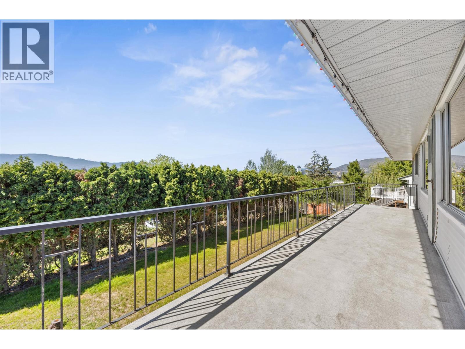  1445 Glenview Avenue, Kelowna