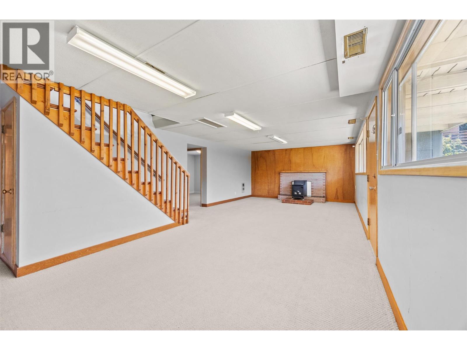 1445 Glenview Avenue, Kelowna