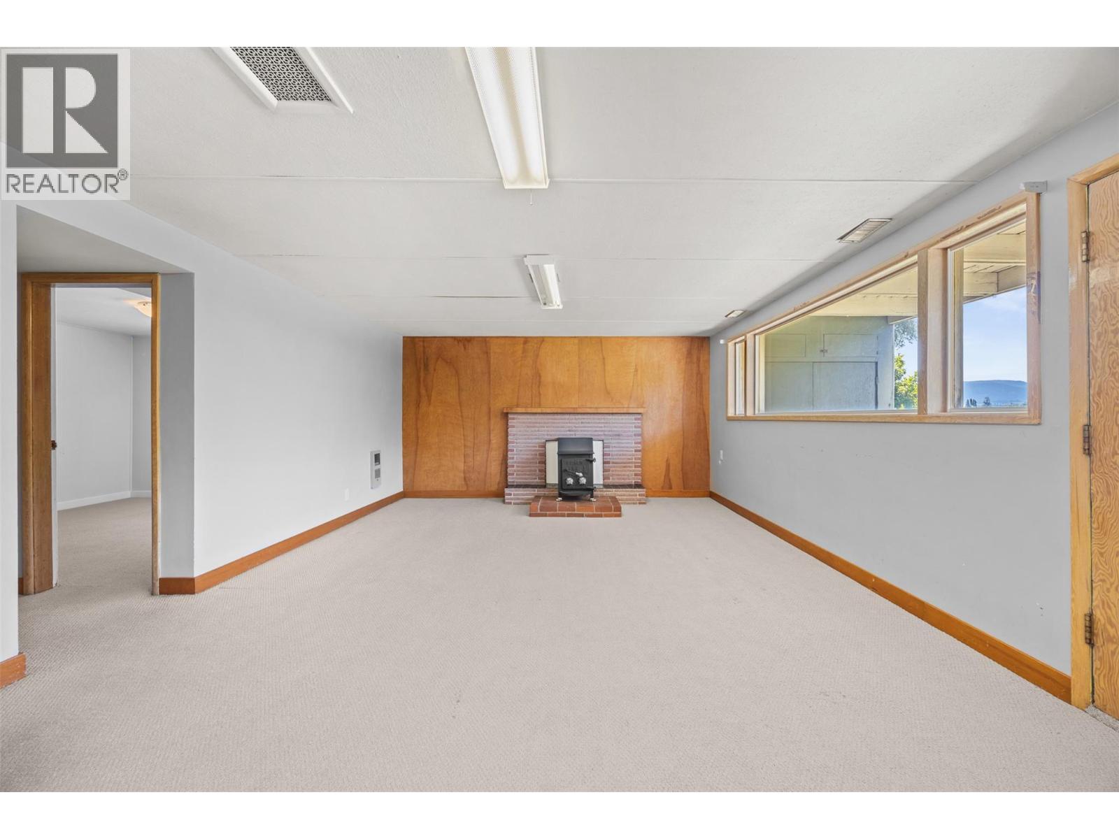  1445 Glenview Avenue, Kelowna