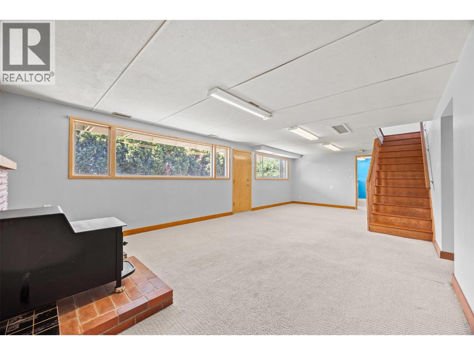  1445 Glenview Avenue, Kelowna