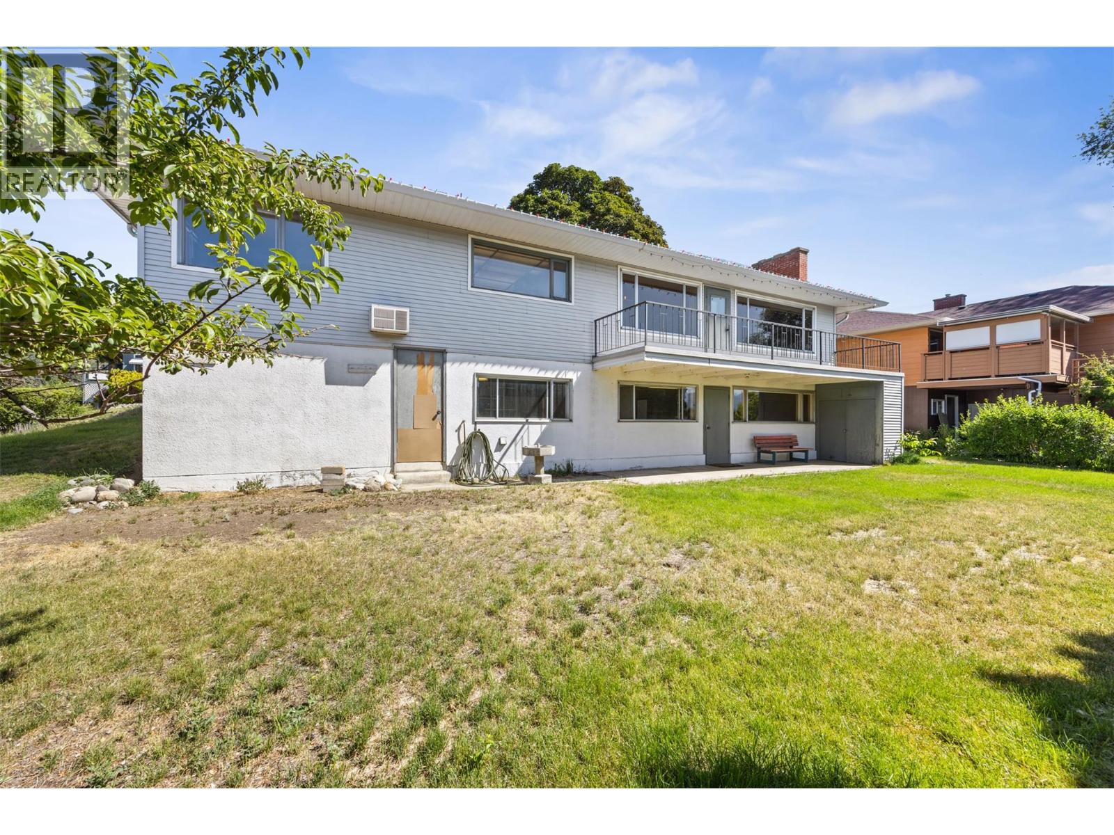  1445 Glenview Avenue, Kelowna