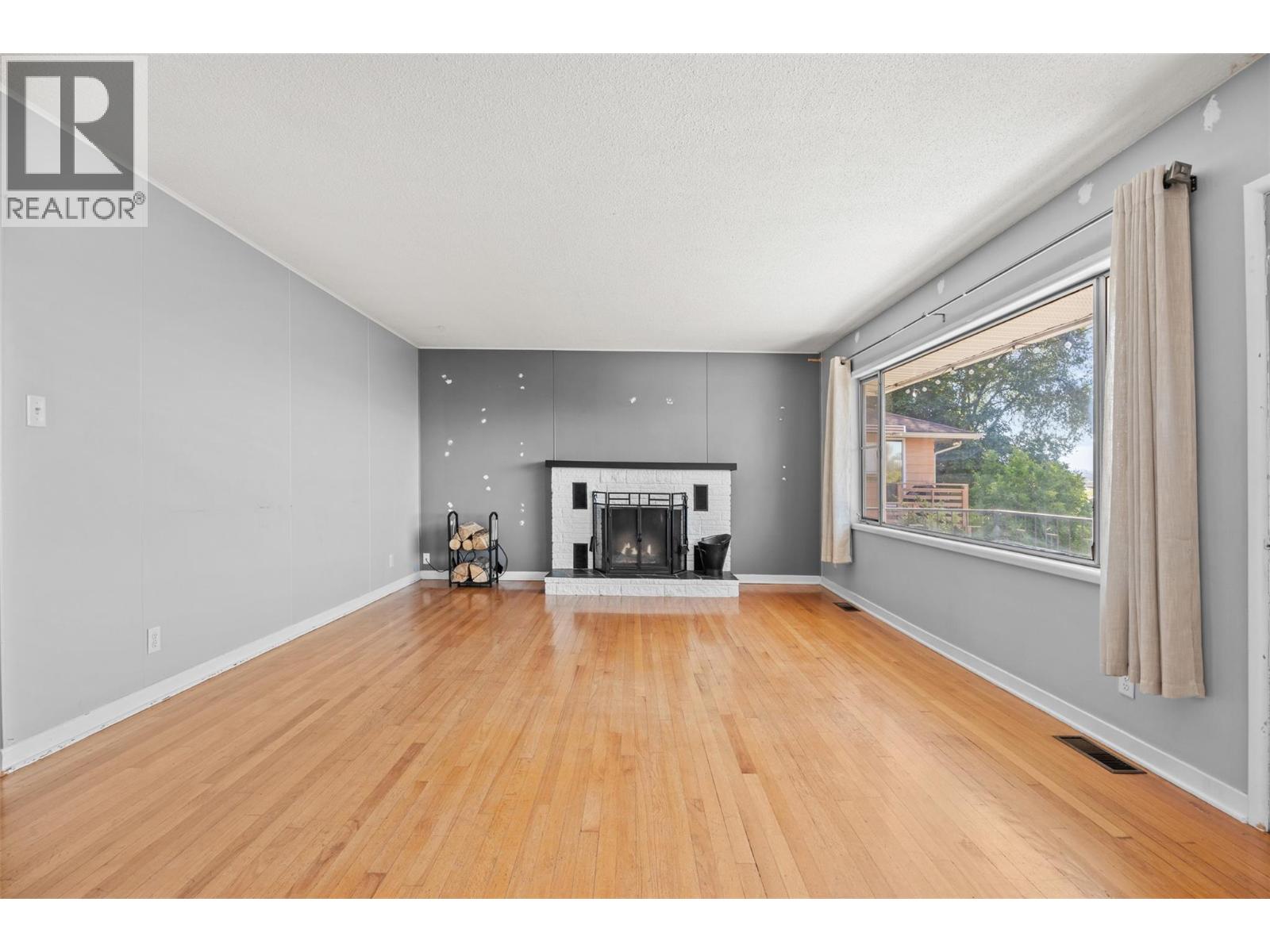  1445 Glenview Avenue, Kelowna