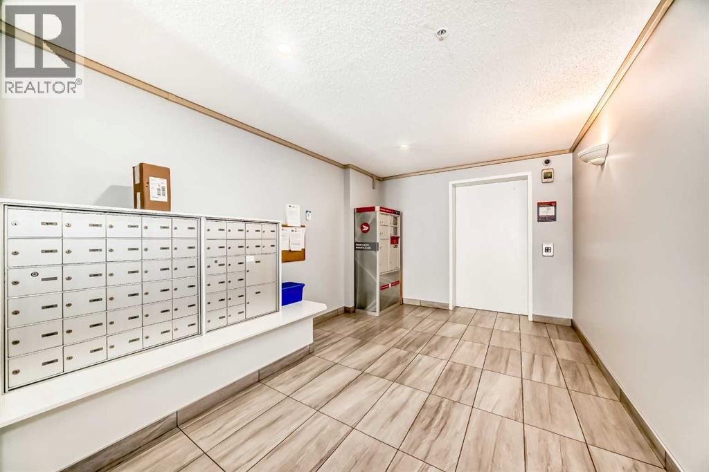 Photo 4 of 4212 70 Panamount Drive Nw, Calgary AB