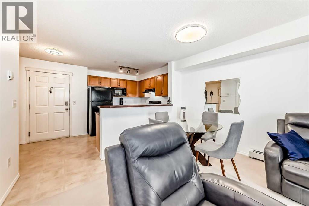 Photo 18 of 4212 70 Panamount Drive Nw, Calgary AB