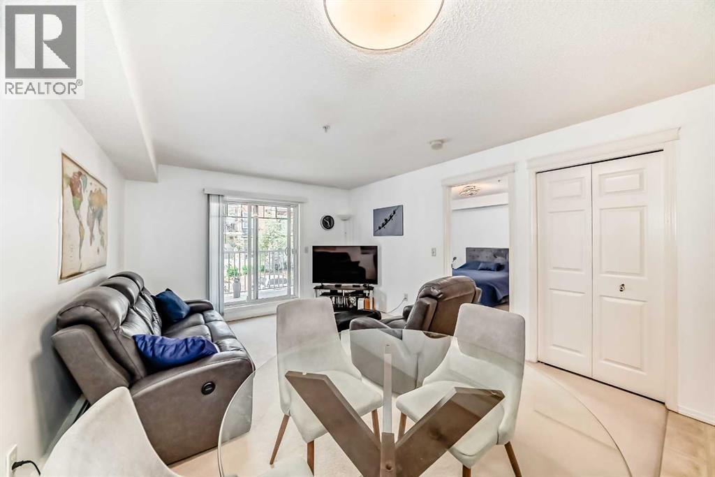 Photo 21 of 4212 70 Panamount Drive Nw, Calgary AB