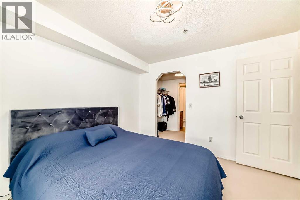Photo 7 of 4212 70 Panamount Drive Nw, Calgary AB