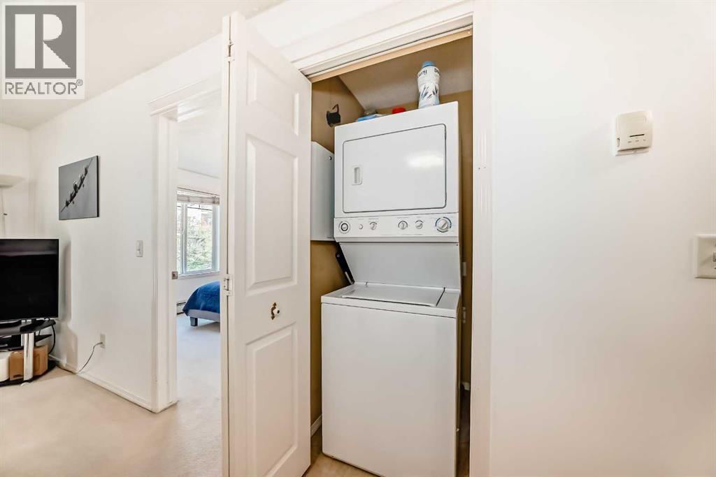 Photo 8 of 4212 70 Panamount Drive Nw, Calgary AB