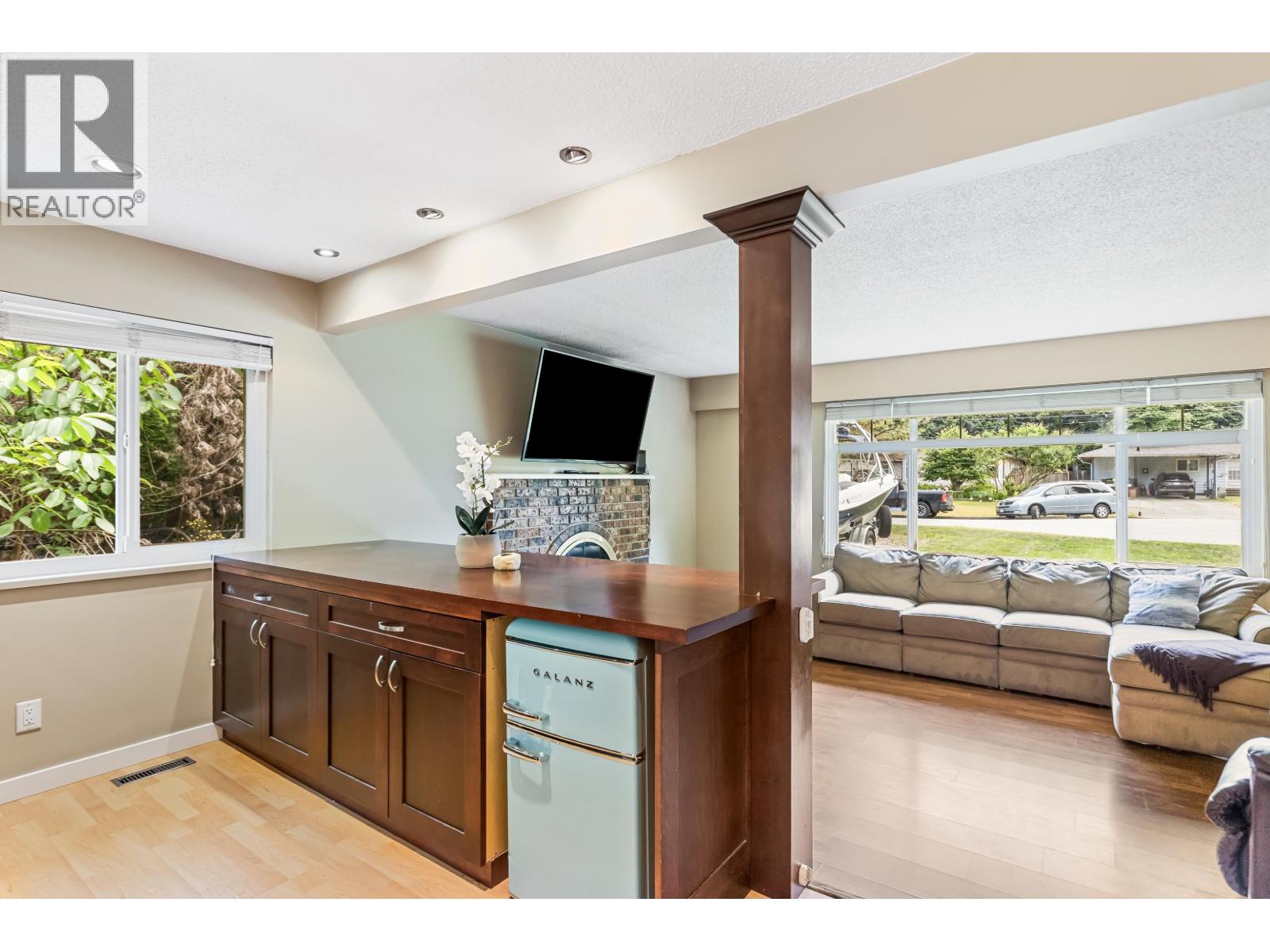 Photo 2 of 21665 Howison Avenue, Maple Ridge BC