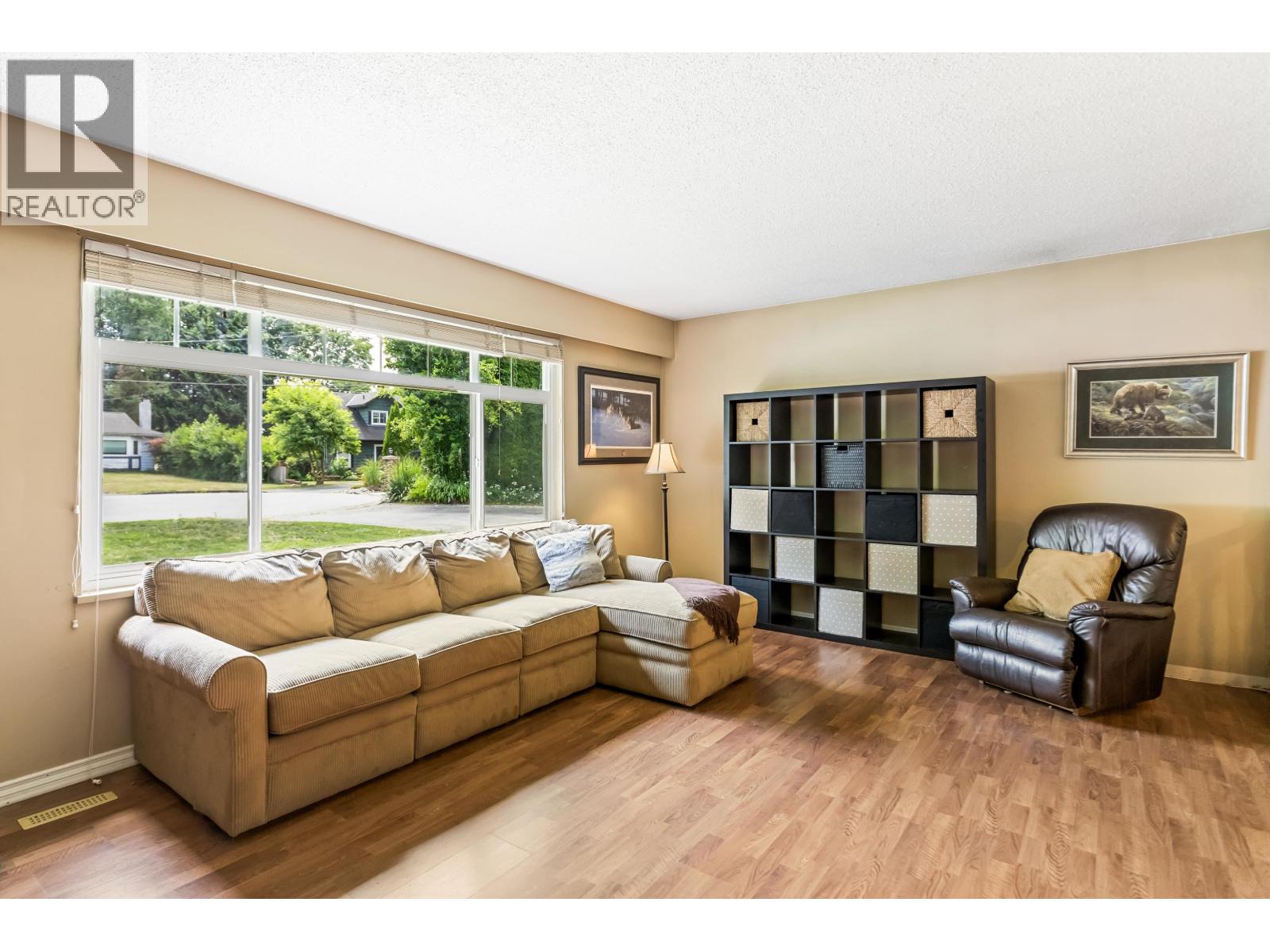 Photo 9 of 21665 Howison Avenue, Maple Ridge BC