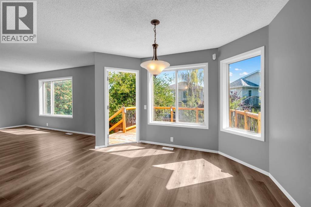 Photo 3 of 518 Bridlecreek Green Sw, Calgary AB