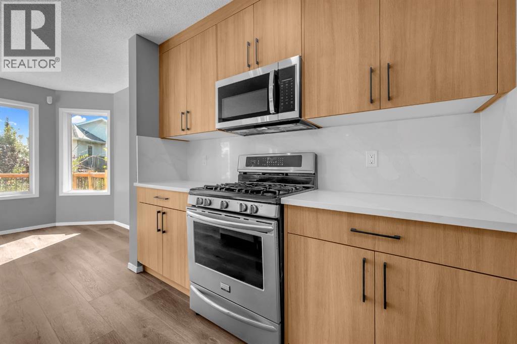 Photo 4 of 518 Bridlecreek Green Sw, Calgary AB