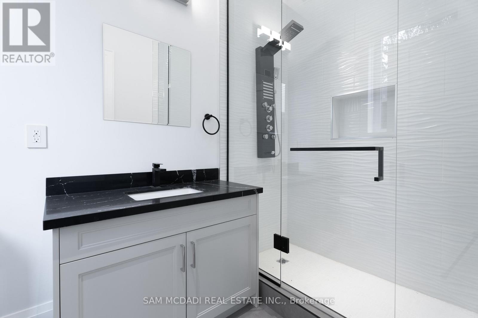 Photo 42 of 540 Bob O Link Road, Mississauga ON