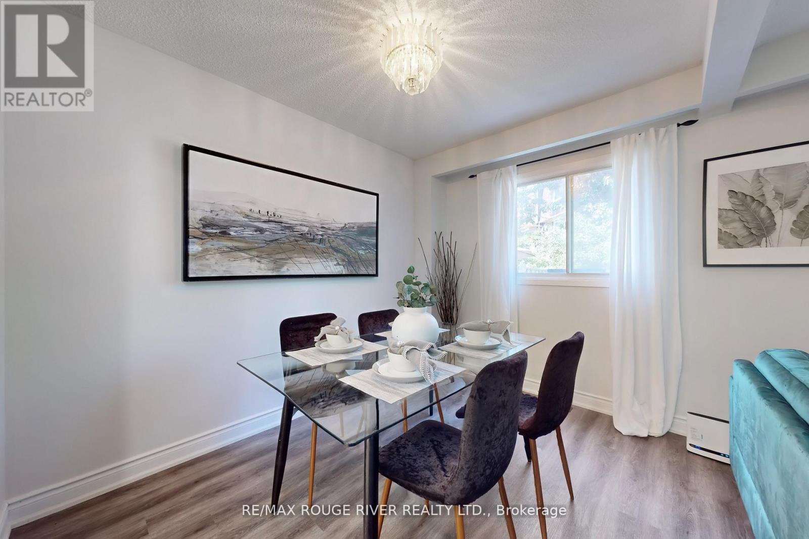 Photo 11 of 24 34 Dundalk Drive, Toronto ON