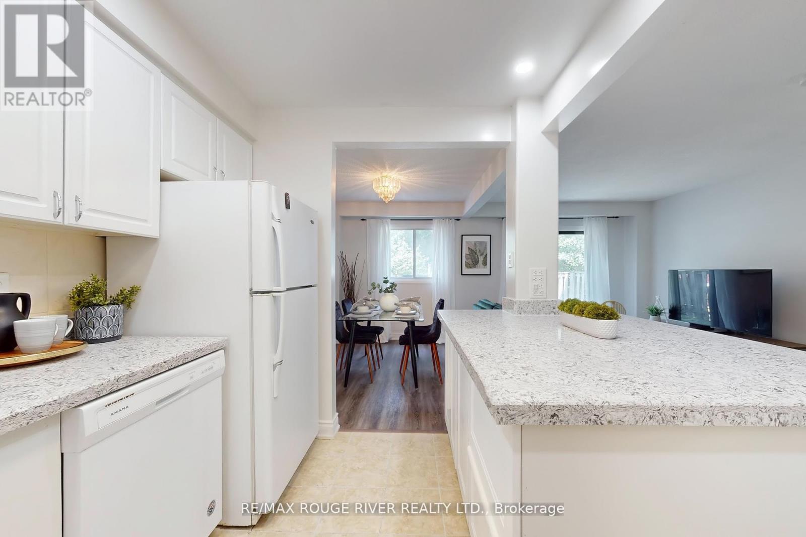 Photo 15 of 24 34 Dundalk Drive, Toronto ON