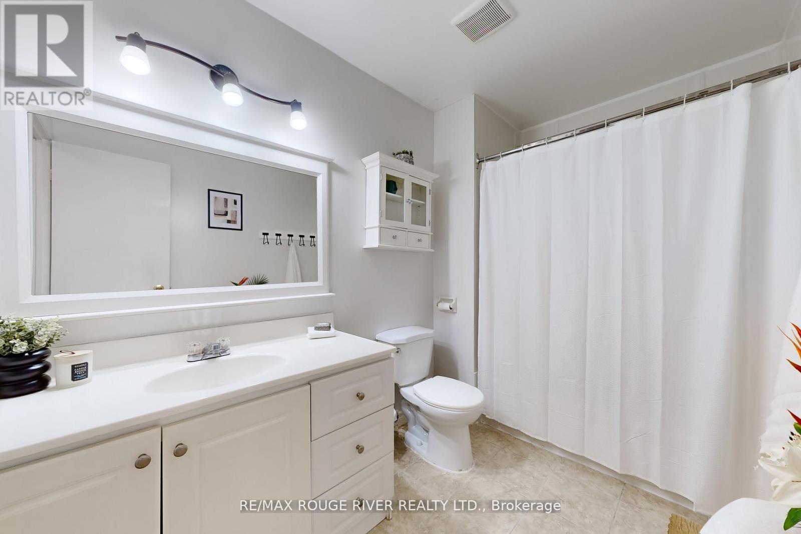 Photo 28 of 24 34 Dundalk Drive, Toronto ON