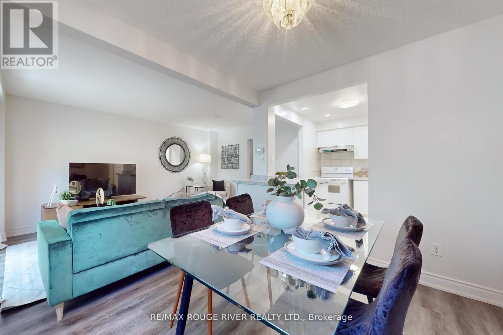 Photo 9 of 24 34 Dundalk Drive, Toronto ON