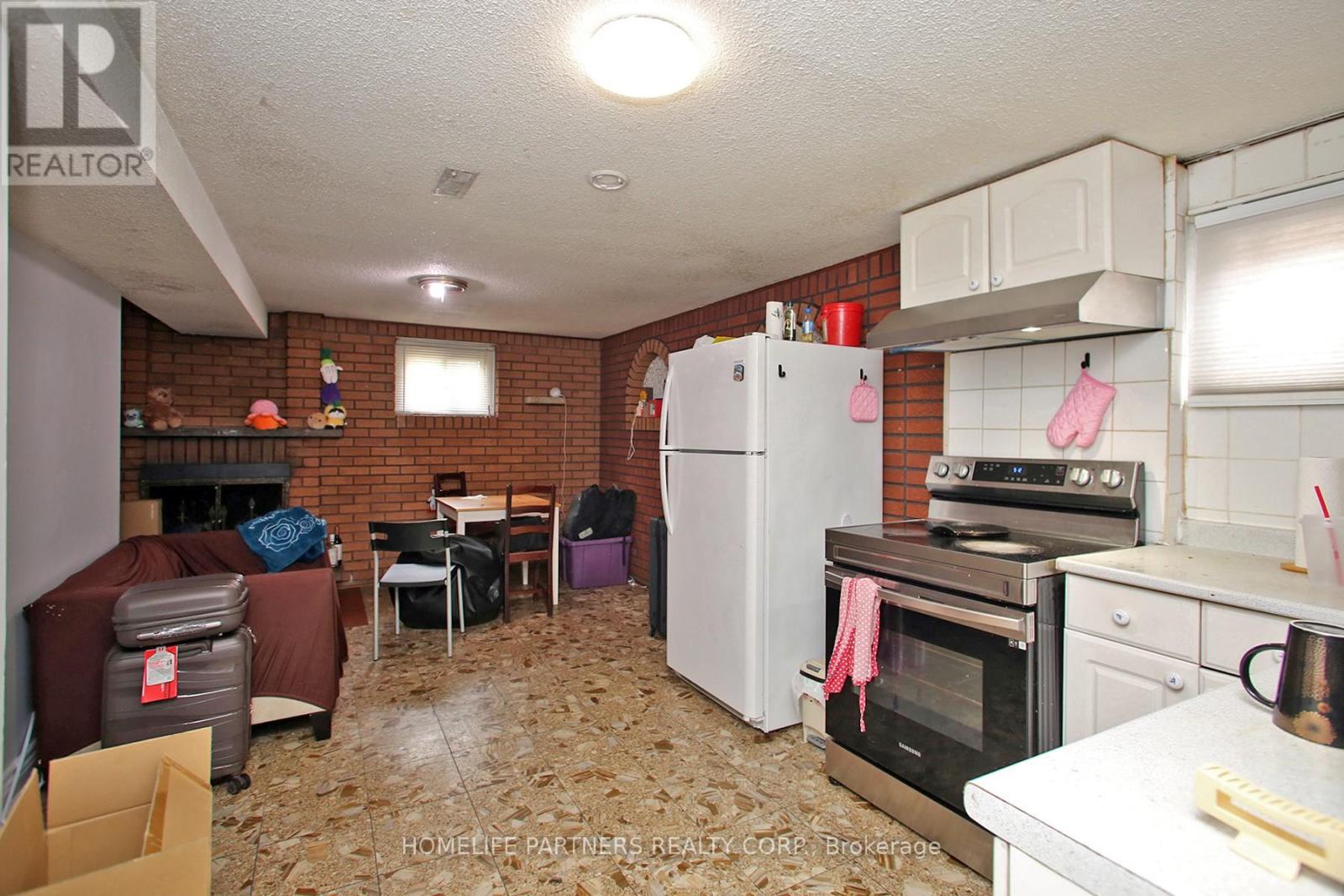 Photo 17 of 50 Hasbrooke Drive, Toronto ON