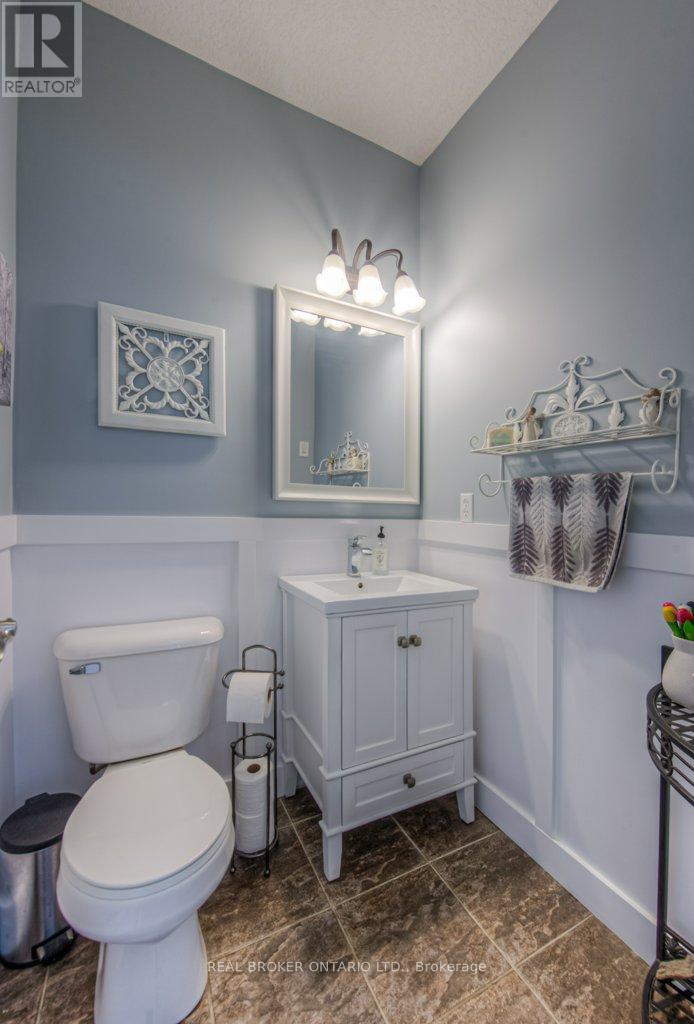 Photo 23 of 177 Old Maple Boulevard, Guelph Eramosa ON